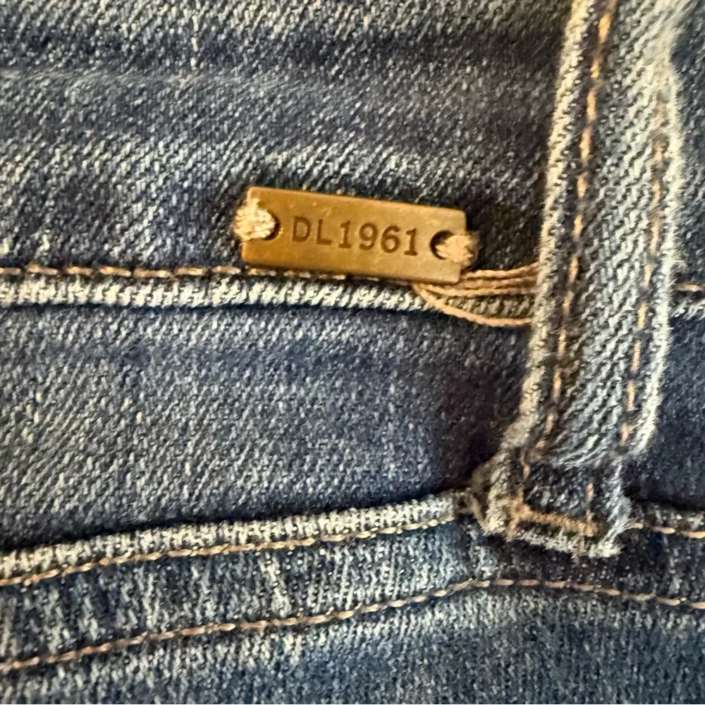 DL1961 Women's Margaux 28” Insta Sculpt Skinny Deep Indigo Jeans Size‎ 29 Chic